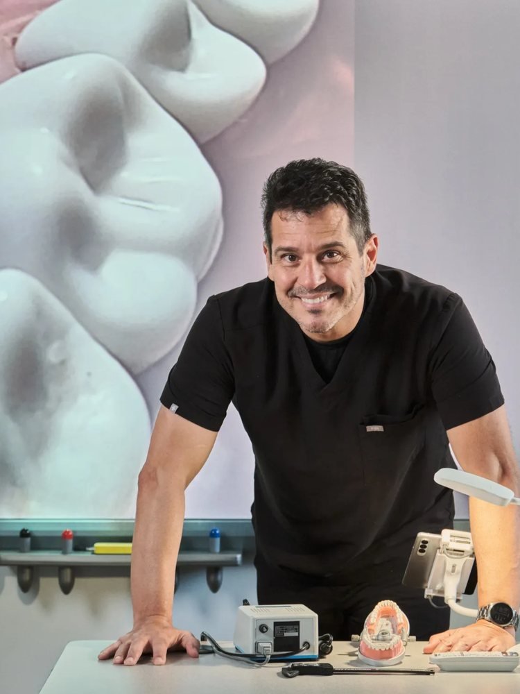 Dr. Augusto F. Neto